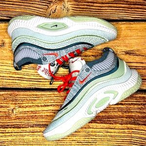 Nike Cosmic Unity 3 ‘Christmas”